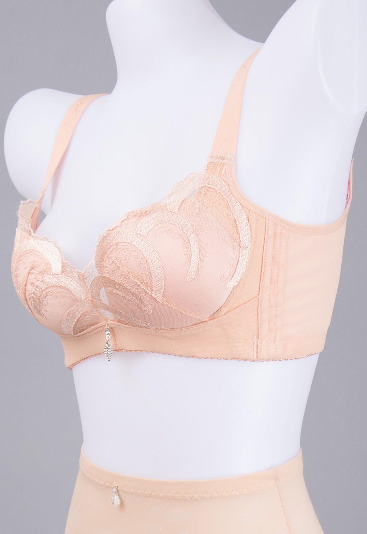Wireless Floral Lace Contour Bra - No-Bulge Back | Bradoria